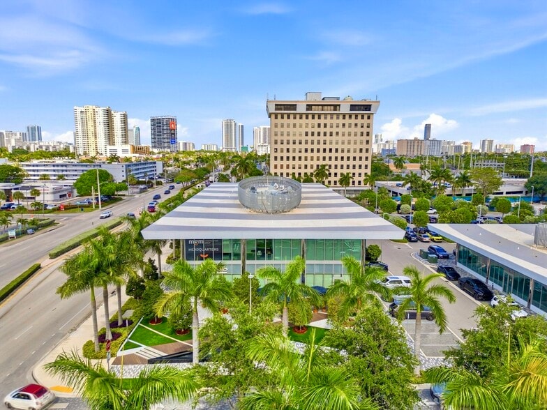 1006 Hallandale Beach Blvd, Hallandale Beach, FL for sale - Building Photo - Image 3 of 23