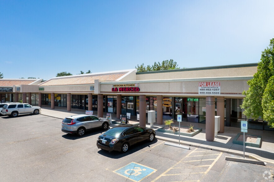 825-855 W University Dr, Mesa, AZ à louer - Photo du bâtiment - Image 3 de 8