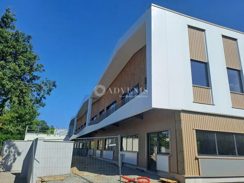 Local d'activités dans Carquefou à vendre - Photo du bâtiment - Image 2 de 9
