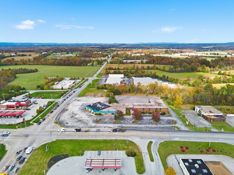 6110 & 6170 York Rd portefeuille de 2 propriétés à vendre sur LoopNet.ca - Aérien - Image 3 de 11