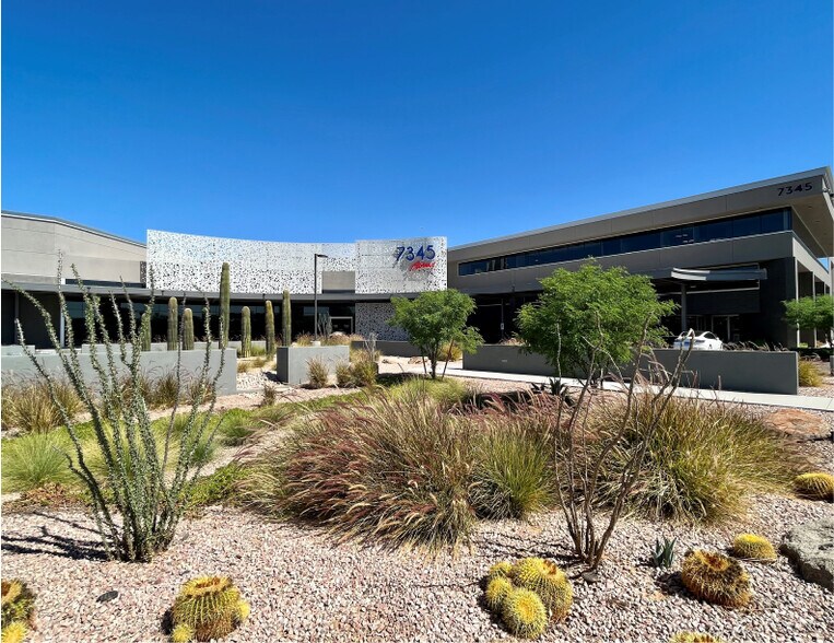 7345 E Acoma Dr, Scottsdale, AZ à louer - Photo du bâtiment - Image 1 de 8