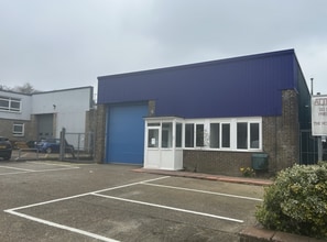 Brickfield Ln, Eastleigh for lease Building Photo- Image 1 of 5