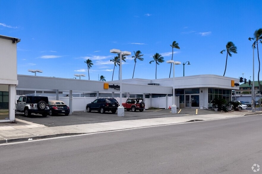 704 Ala Moana Blvd, Honolulu, HI for lease - Building Photo - Image 2 of 3