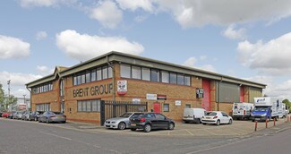 Plus de détails pour Travellers Ln, North Mymms - Industriel à louer