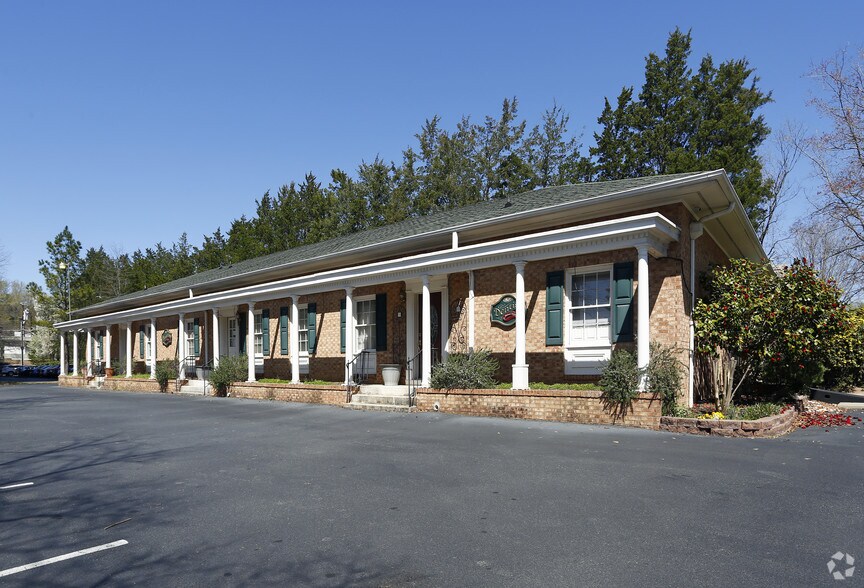 861 Willow Dr, Chapel Hill, NC for sale - Building Photo - Image 2 of 13