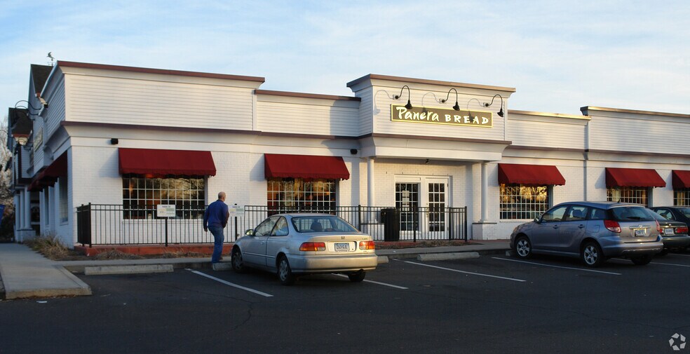 2450 Main St, Glastonbury, CT à louer - Photo du bâtiment - Image 2 de 5