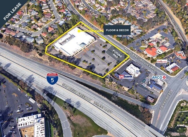 Plus de détails pour 25872 Muirlands Blvd, Mission Viejo, CA - Commerce de détail à louer