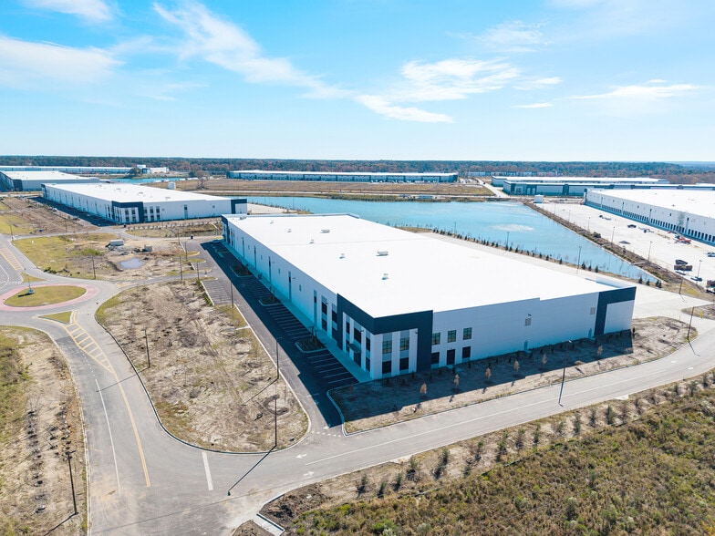 111 Landmark Blvd, Savannah, GA à louer - Photo du bâtiment - Image 2 de 3