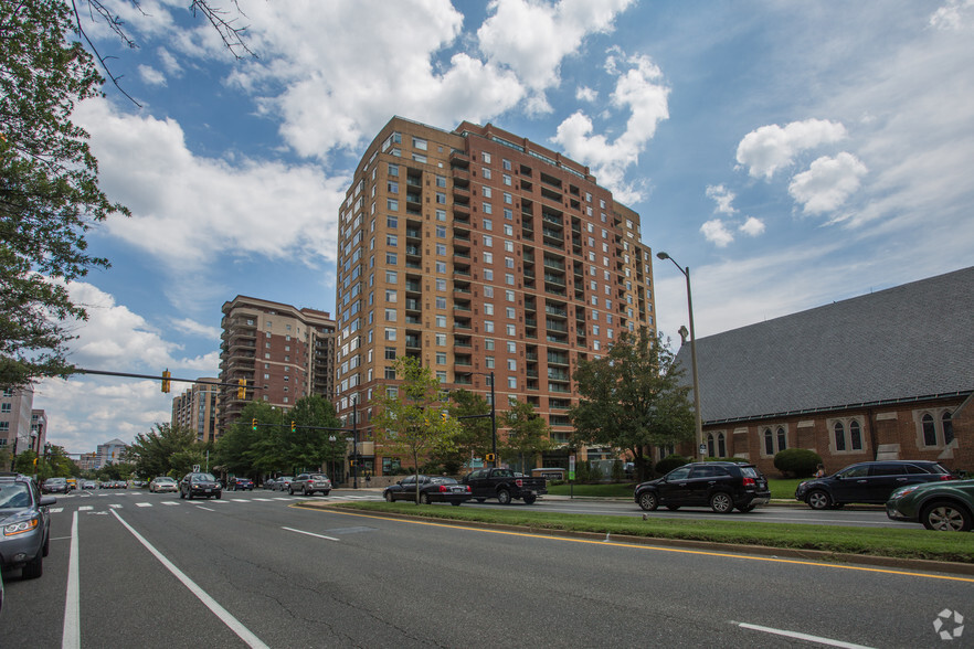 901 N Nelson St, Arlington, VA for lease - Primary Photo - Image 1 of 57