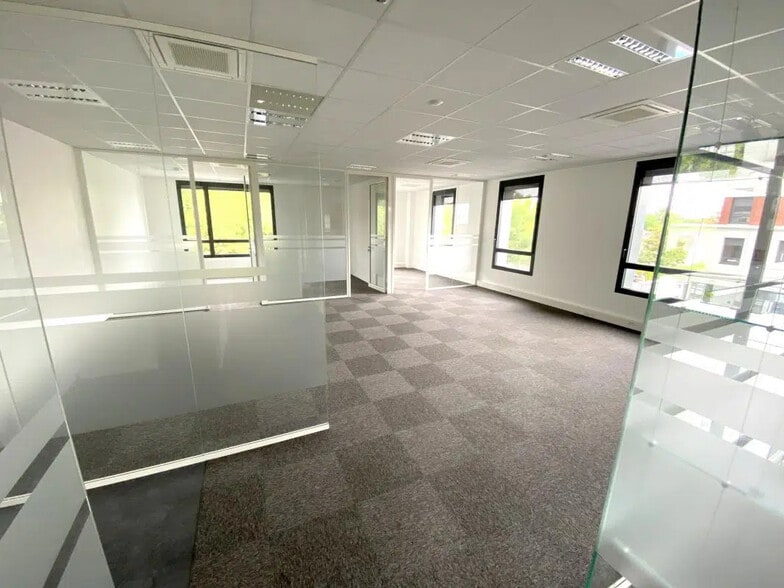 Office in FOURQUEUX for lease - Interior Photo - Image 1 of 13