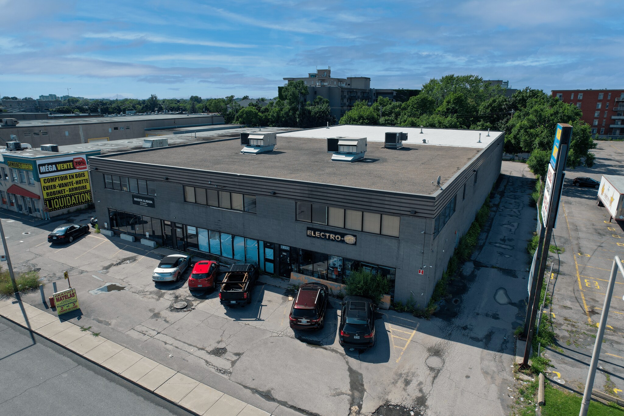 6191-6199 Boul Metropolitain E, Montréal, QC for sale Building Photo- Image 1 of 1
