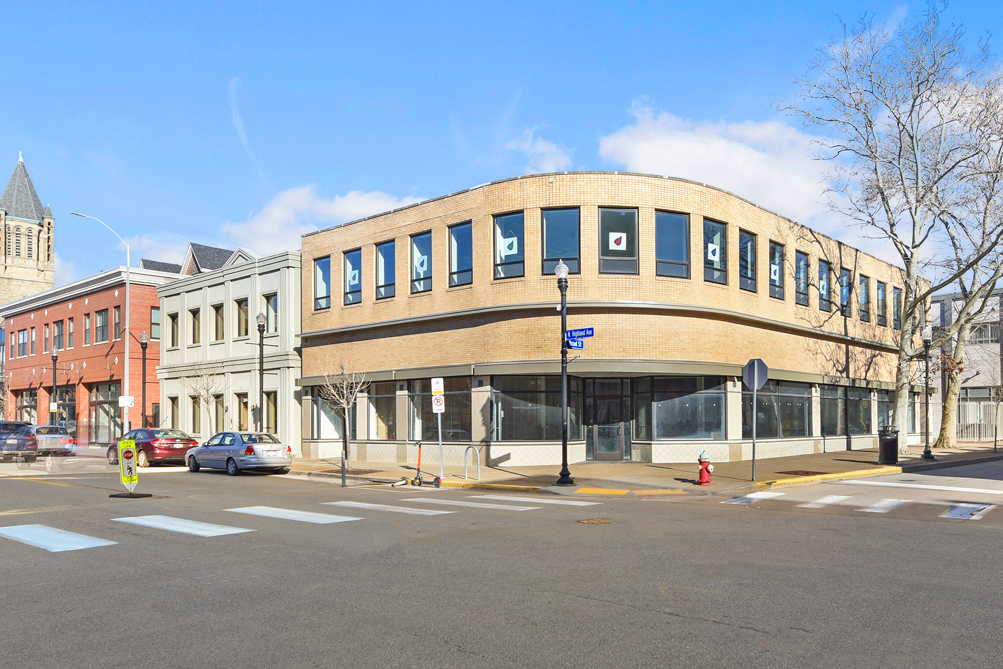 200 N Highland Ave, Pittsburgh, PA à louer Photo du bâtiment- Image 1 de 11