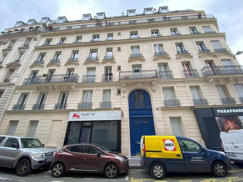 Retail in Paris for lease - Primary Photo - Image 1 of 1