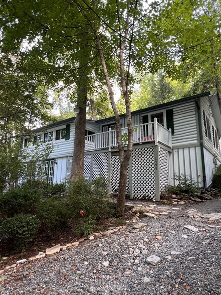 2494 Memorial hwy, Lake Lure, NC à vendre - Photo principale - Image 1 de 1