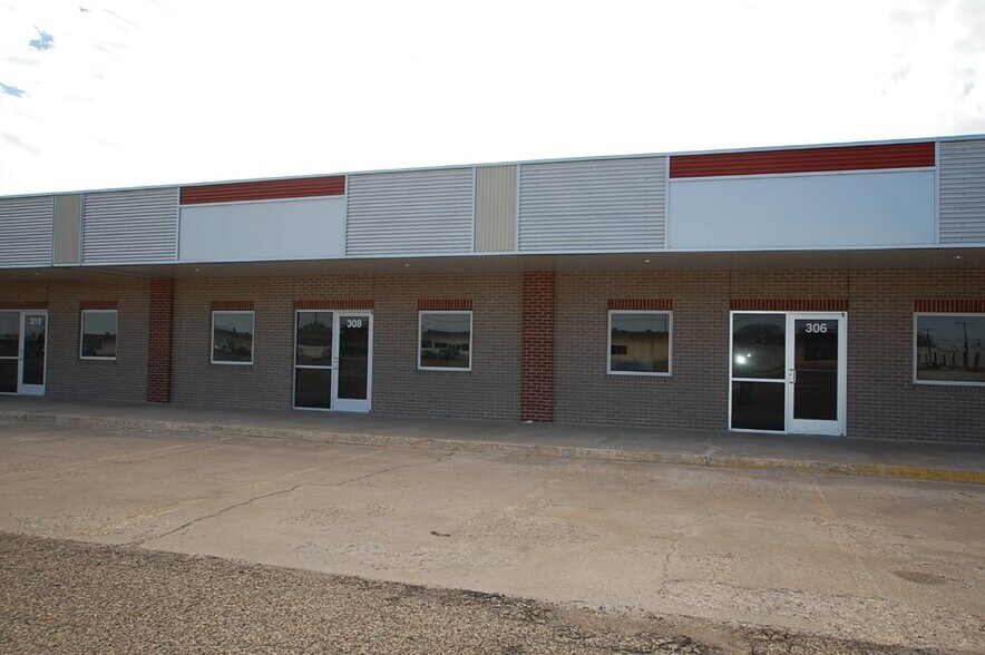 302-340 E 40th St, Lubbock, TX à louer - Photo du bâtiment - Image 1 de 6