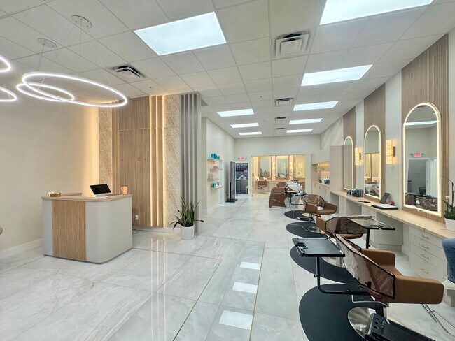 Plus de détails pour 2800 Davis Blvd, Naples, FL - Bureau à vendre