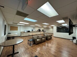 28511 Orchard Lake Rd, Farmington Hills, MI for lease Interior Photo- Image 2 of 9