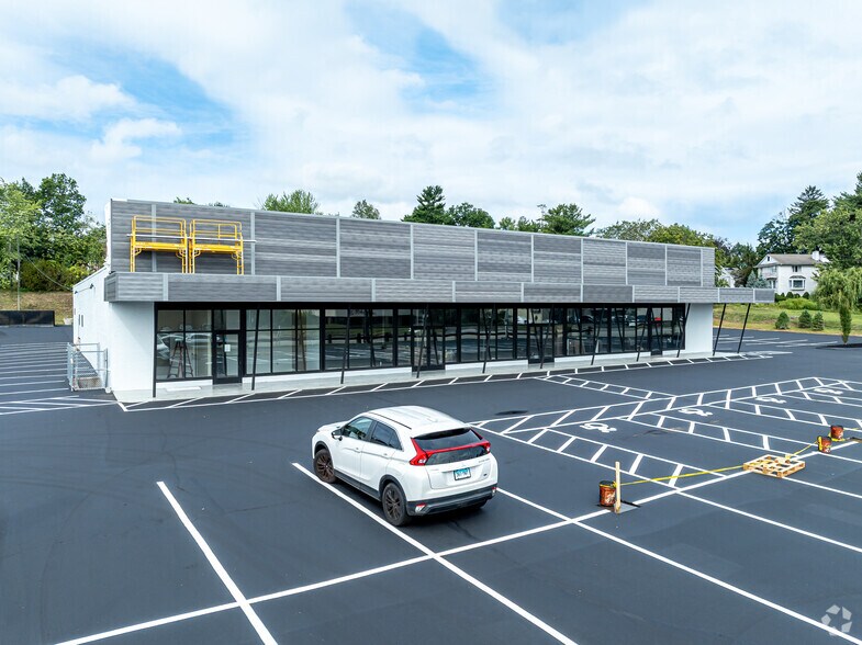 657 Silas Deane Hwy, Wethersfield, CT à louer - Aérien - Image 2 de 3