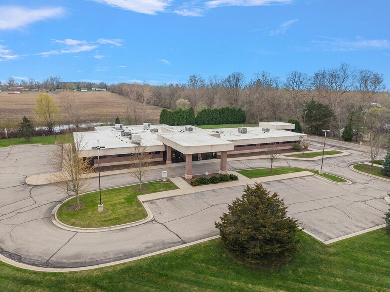 1794 N Lapeer Rd, Lapeer, MI for lease - Building Photo - Image 2 of 53
