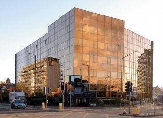 701 Chester Rd, Manchester à louer - Photo du bâtiment - Image 1 de 7