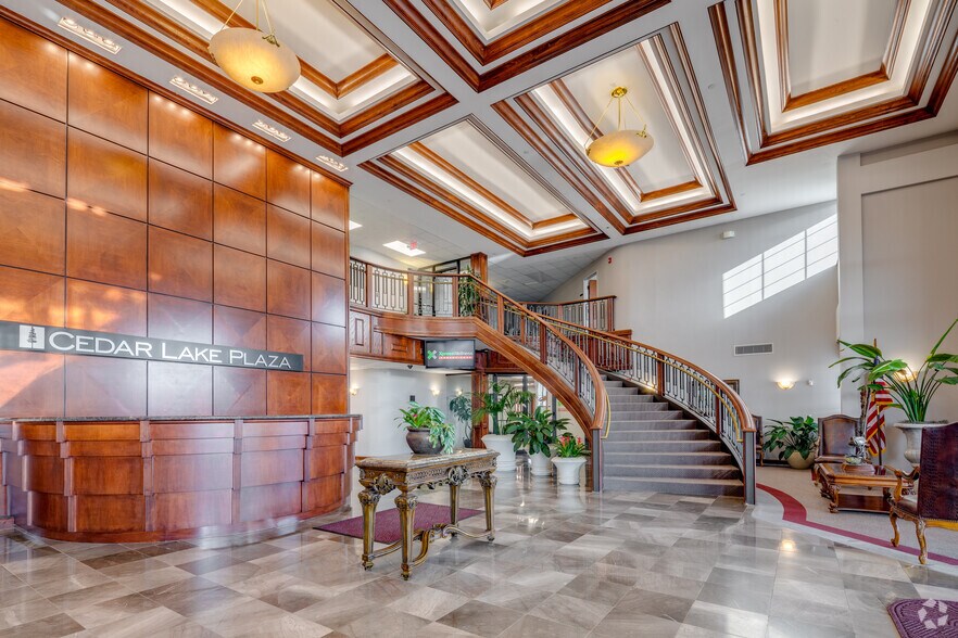 701 Cedar Lake Blvd, Oklahoma City, OK à louer - Photo du bâtiment - Image 3 de 25