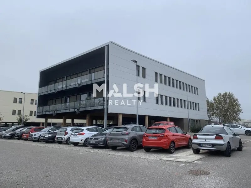 Office in Beynost for lease Building Photo- Image 1 of 15