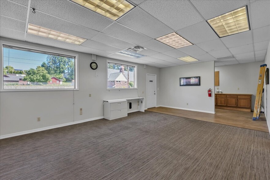 3701 W G St, Bremerton, WA à vendre - Photo du bâtiment - Image 3 de 25