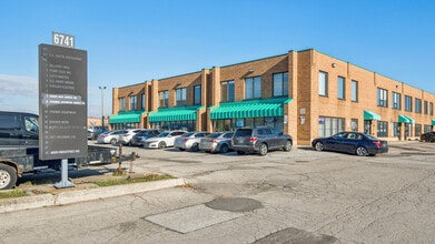 6741 Columbus Rd, Mississauga, ON à louer Photo du bâtiment- Image 2 de 8