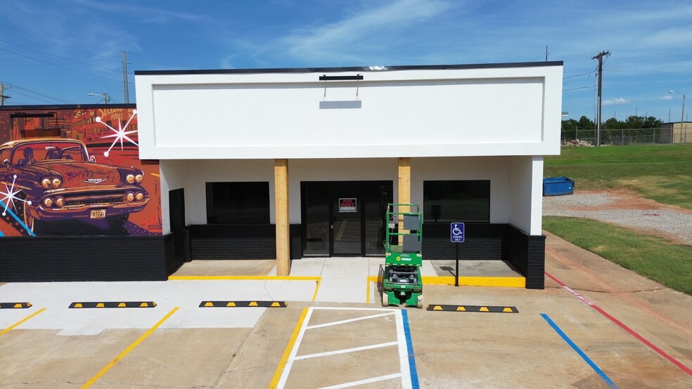 1605 E 1st St, Chandler, OK à louer - Photo du bâtiment - Image 2 de 3