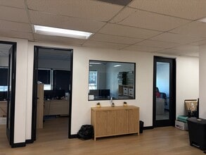 22801 Ventura Blvd, Woodland Hills, CA for lease Interior Photo- Image 2 of 3