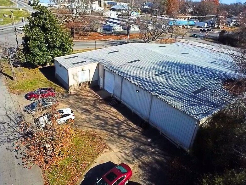 600 S Plum St, Pine Bluff, AR à louer - Photo du bâtiment - Image 2 de 6