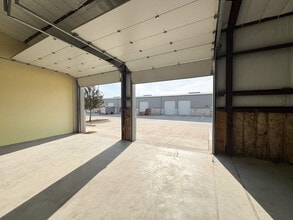 35 Nafta Cir, New Braunfels, TX for lease Interior Photo- Image 2 of 5