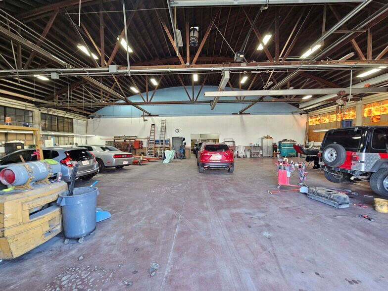 2323 Nevin Ave, Richmond, CA à vendre - Photo du bâtiment - Image 3 de 8