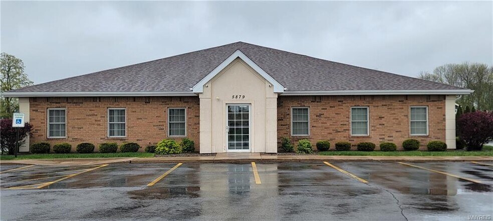 5879 Snyder Dr, Lockport, NY for sale - Building Photo - Image 1 of 47
