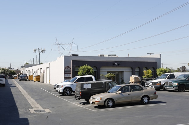 More details for 11760 Roscoe Blvd, Sun Valley, CA - Industrial for Lease