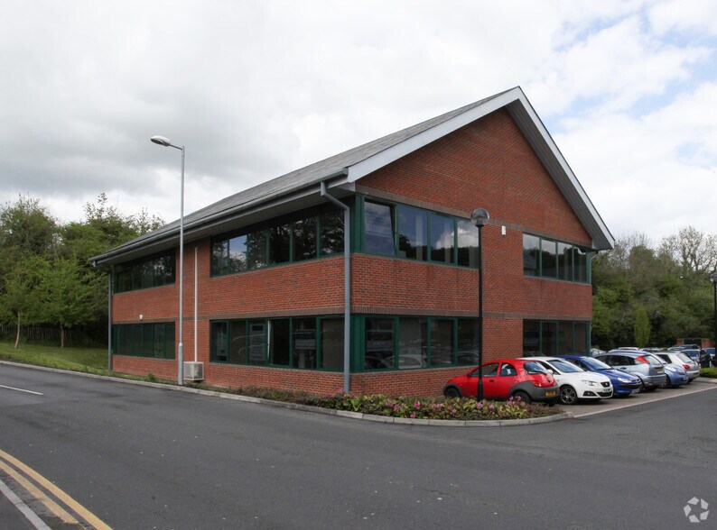 8 Blenheim Rd, Marlborough à vendre - Photo du bâtiment - Image 3 de 3