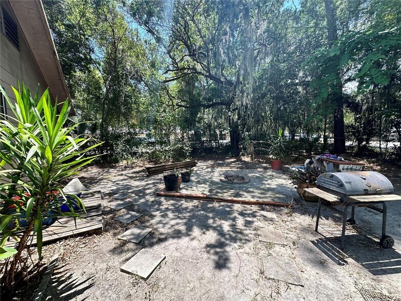 919 NW 23rd Ave, Gainesville, FL à vendre - Photo du bâtiment - Image 3 de 9