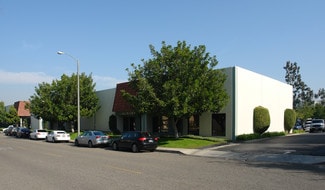 Plus de détails pour 10934-10940 Portal Dr, Los Alamitos, CA - Local d'activités à louer