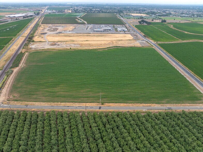 Litt Rd, Modesto, CA à vendre - Photo du bâtiment - Image 2 de 12
