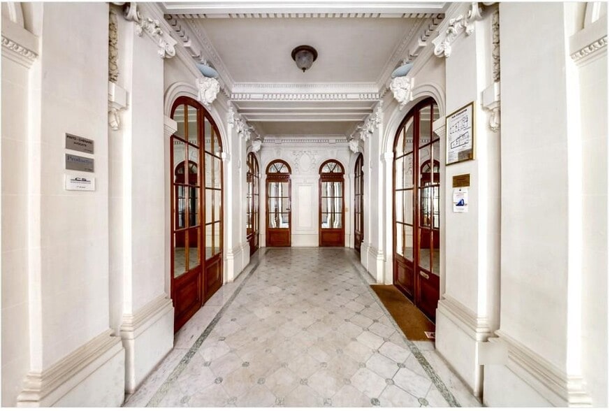 64 Rue De Tocqueville, Paris for lease - Building Photo - Image 3 of 16