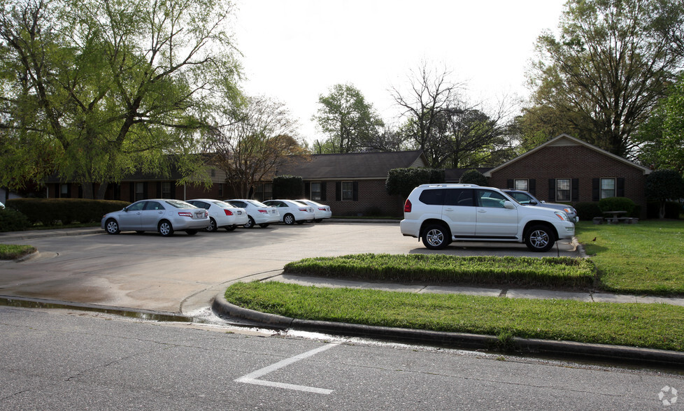 208 N Webb St, Selma, NC for lease - Building Photo - Image 3 of 4