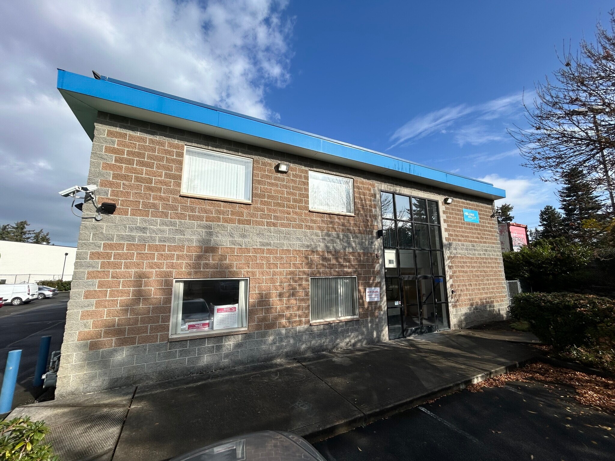 8620 Holly Dr, Everett, WA for lease Building Photo- Image 1 of 1