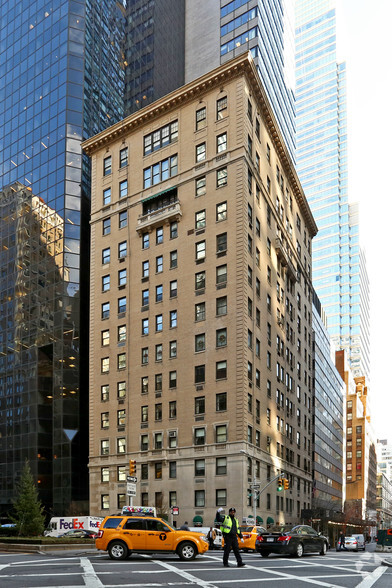 481-485 Park Ave, New York, NY à vendre - Photo principale - Image 1 de 1