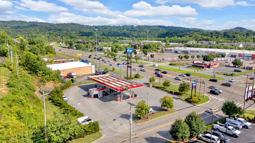 1800 E Stone Dr, Kingsport, TN à vendre - Photo du bâtiment - Image 2 de 9