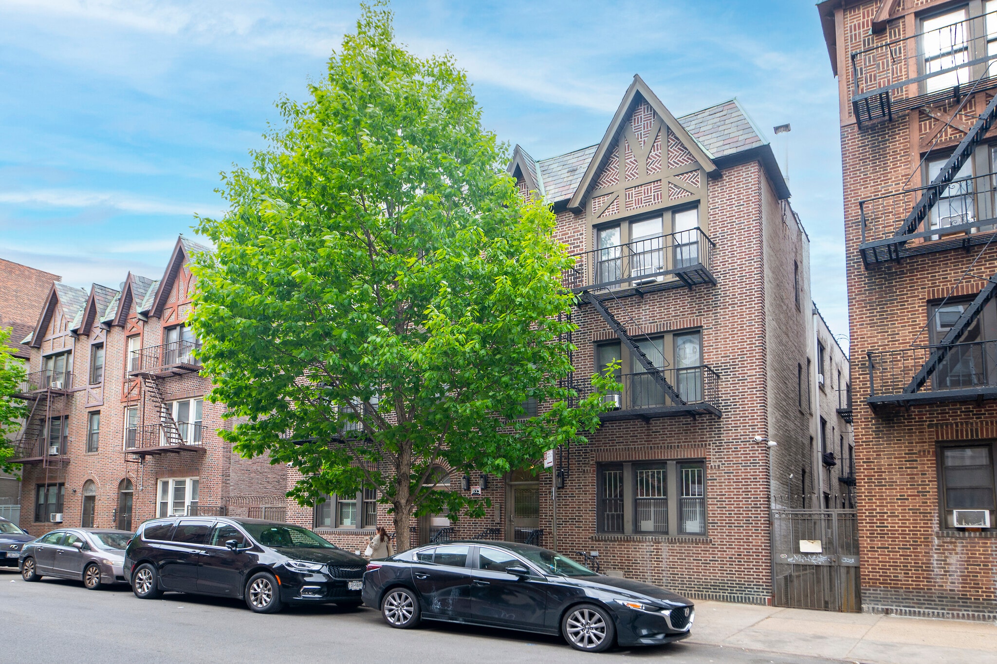 20-Unit Multifamily Portfolio | 60% FM portfolio of 1 properties for sale on LoopNet.ca Primary Photo- Image 1 of 17