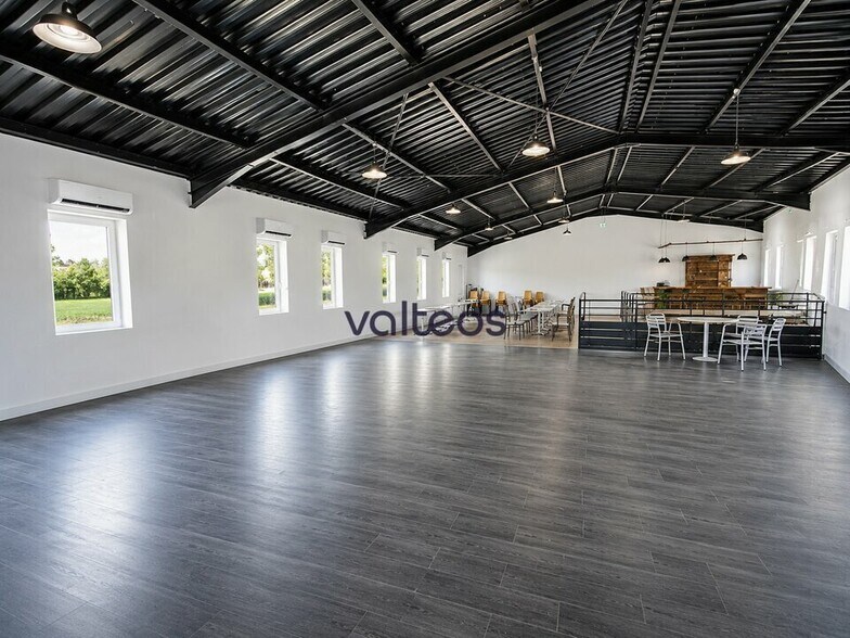 Flex in Toulouse for lease - Interior Photo - Image 3 of 4