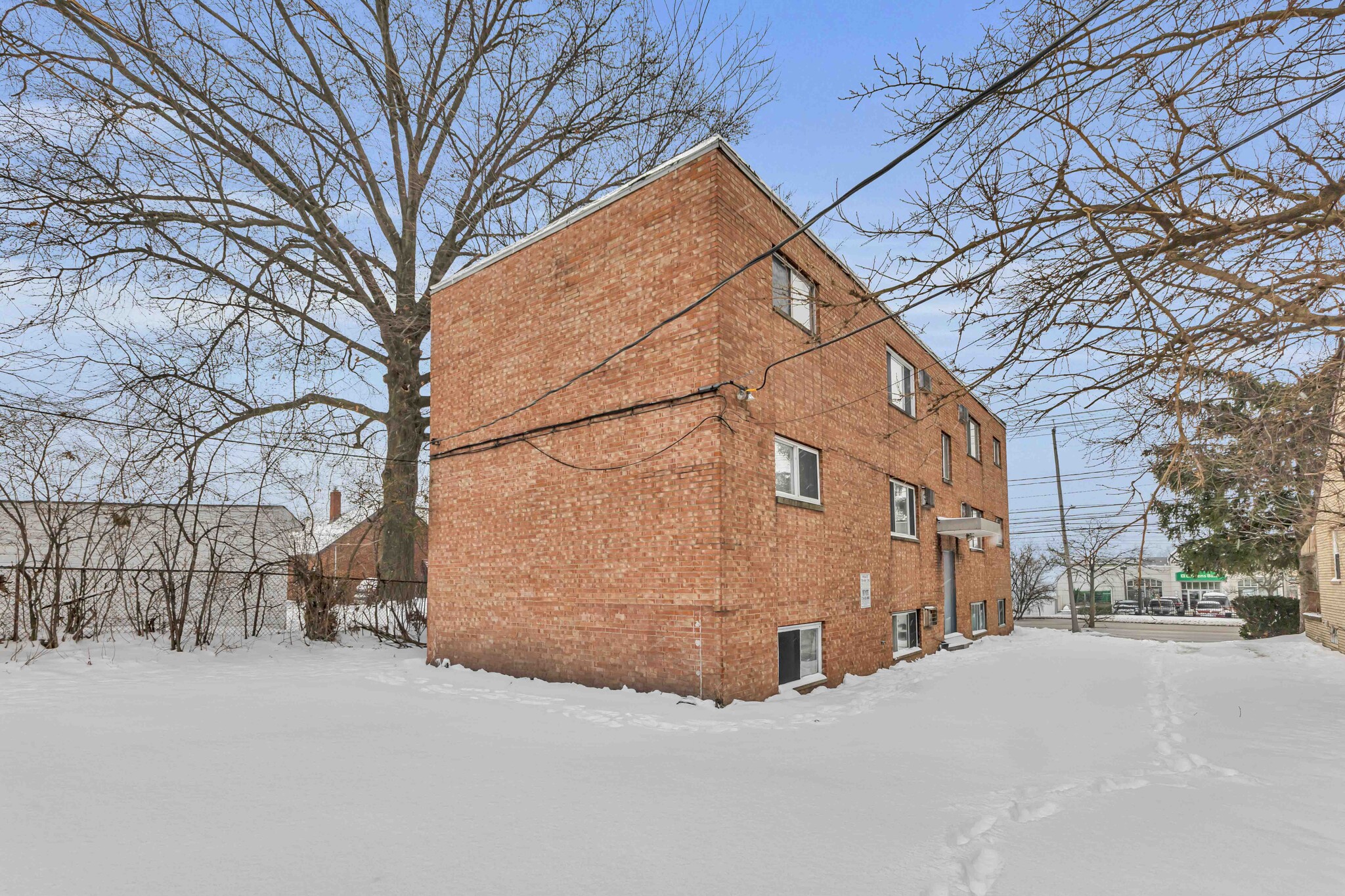 16703 Harvard Rd, Cleveland, OH à vendre Photo principale- Image 1 de 23