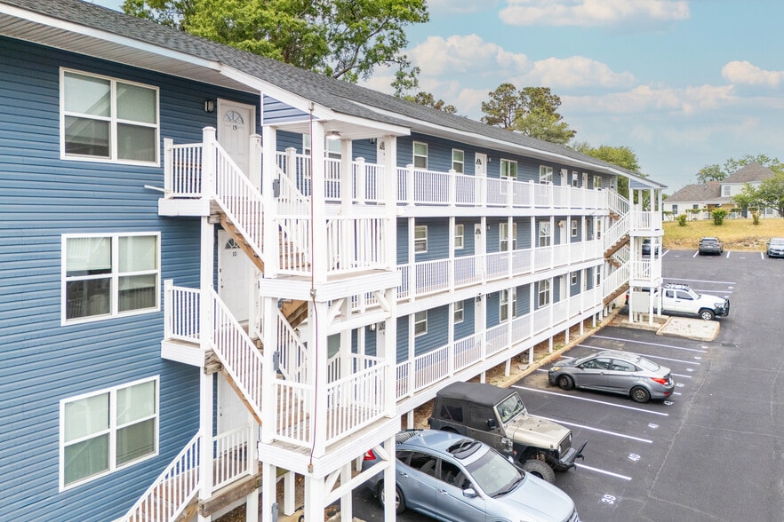 2111 Pretty Lake Ave, Norfolk, VA for sale - Building Photo - Image 3 of 17