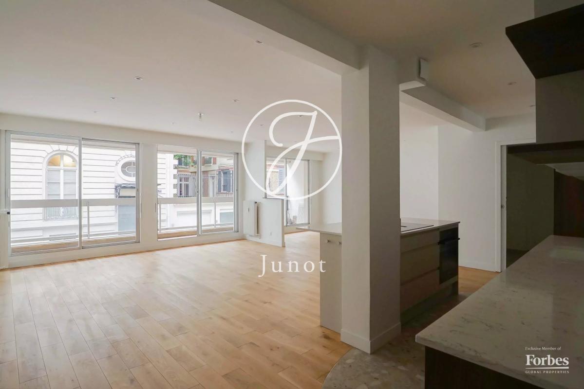 Office in Paris for sale Interior Photo- Image 1 of 21