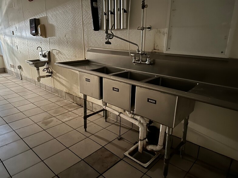 101 W Park Ave, Long Beach, NY for lease - Interior Photo - Image 3 of 7